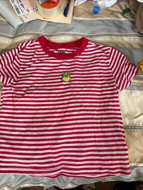 Christmas top the Grinch size small new no tag